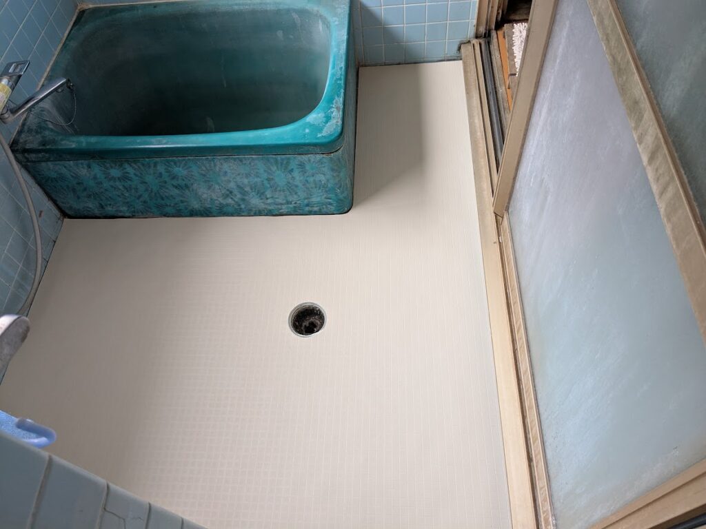 お風呂場の床を暖かく